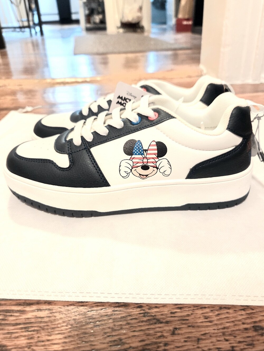 Disney Minnie Mouse USA Platform Sneakers Size 7